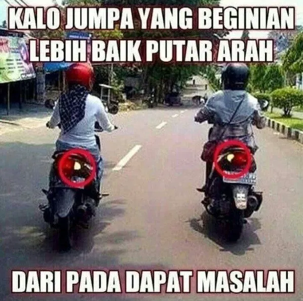 Ibu-Ibu Naik Motor di Jalan Tidak Akan Pernah Bisa Dilawan, 12 Meme Ini Buktinya! 13
