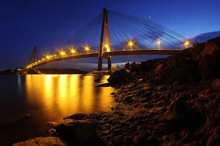 10 Jembatan di Indonesia Ini Bukan Cuma Terlihat Eksotis, tapi Juga Romantis! 11