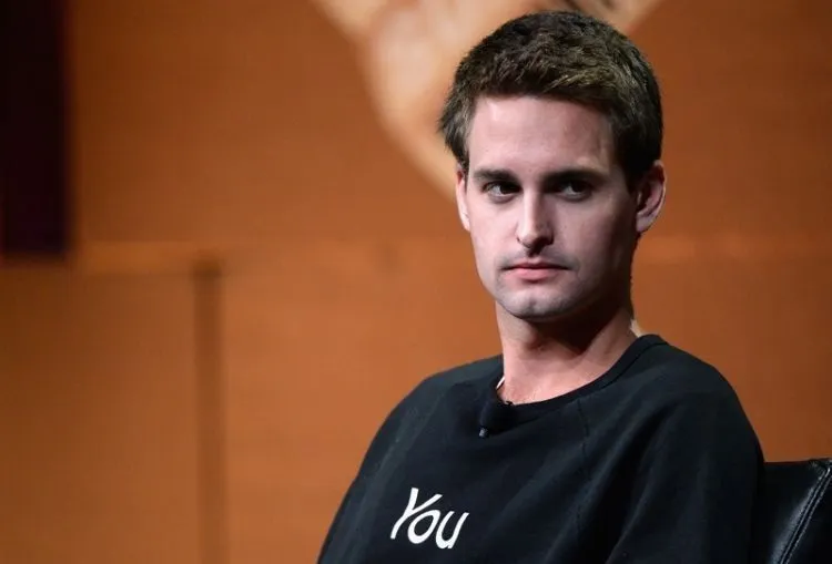 Pesan CEO Snapchat Evan Spiegel kepada Sarjana Muda: