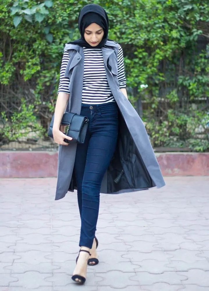 Sebagai Cewek Modern nan Stylish, Simak 13 Inspirasi Simpel Anti Salah Kostum Ini 18