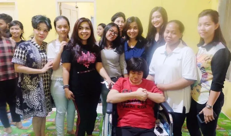 Kamu yang Jomblo Nggak Usah Berkecil Hati, Raline Shah yang Cantik Seutuhnya Aja Senasib Sama Kamu. 15