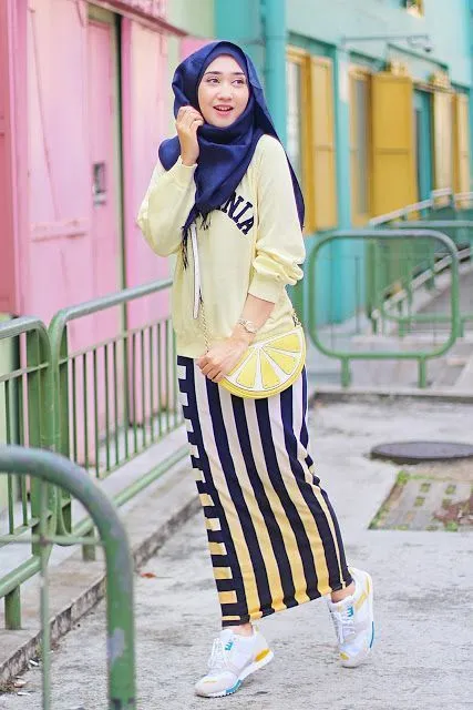 Sebagai Cewek Modern nan Stylish, Simak 13 Inspirasi Simpel Anti Salah Kostum Ini 22