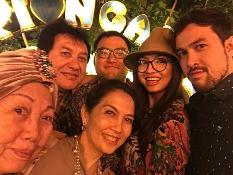 Kamu yang Jomblo Nggak Usah Berkecil Hati, Raline Shah yang Cantik Seutuhnya Aja Senasib Sama Kamu. 12