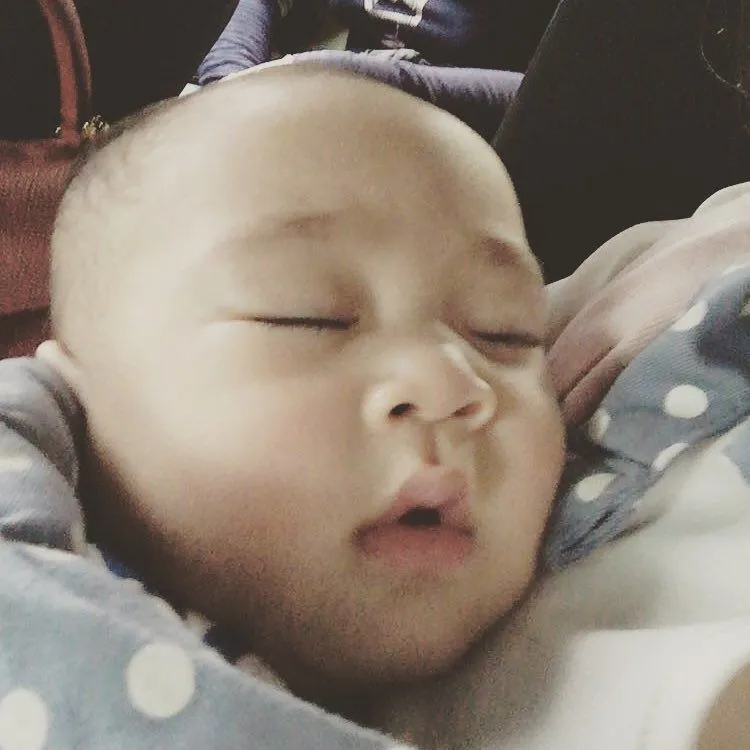 Bahagianya Raffi Ahmad - Nagita Slavina. Pose Unyu Menggemaskan dari Rafathar Ini Nggak Bikin Bosan! 27