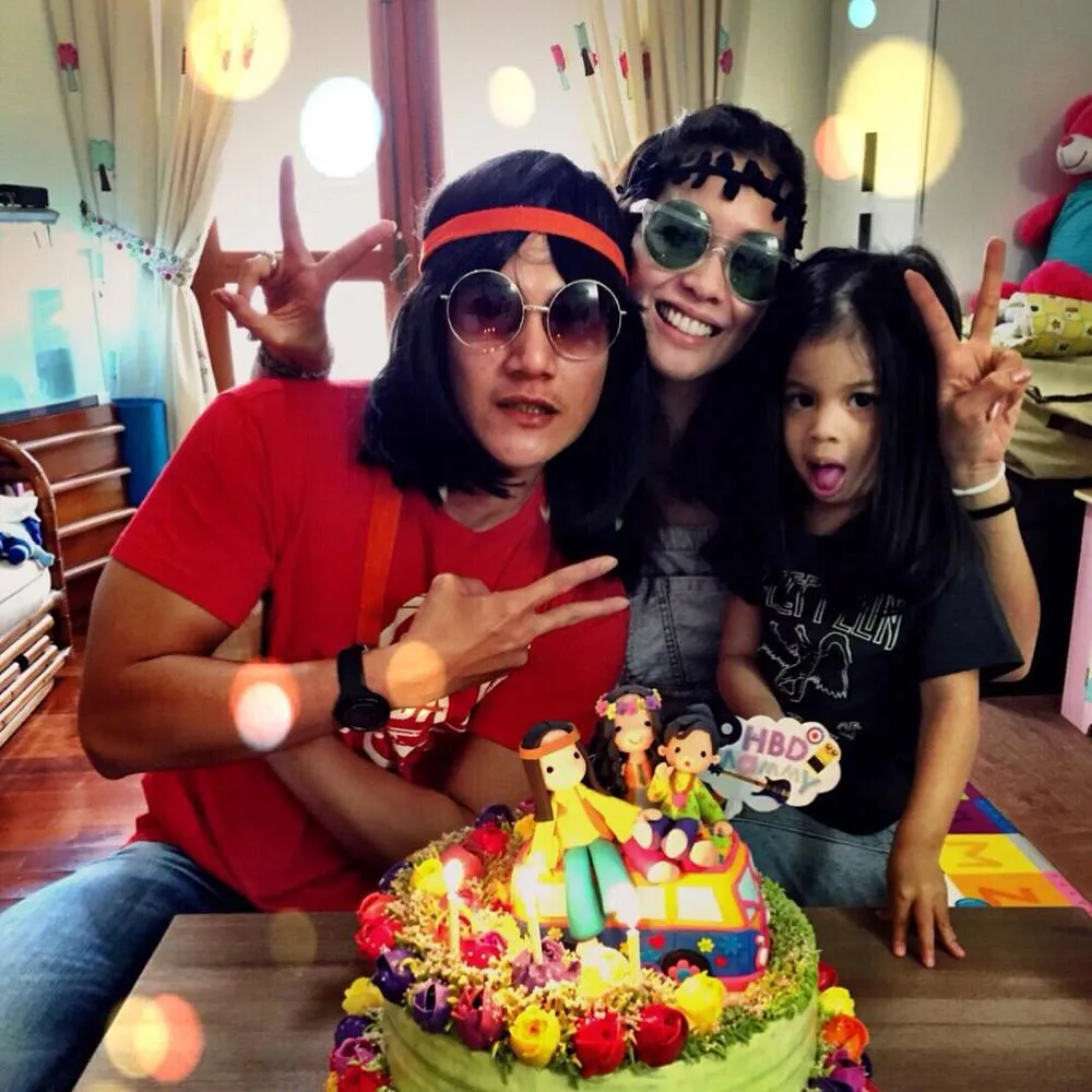 Biasa Jadi Rocker, Gimana Vino Bastian Bikin Rumah Tangga Harmonis dengan Marsha Timothy? Simak! 6