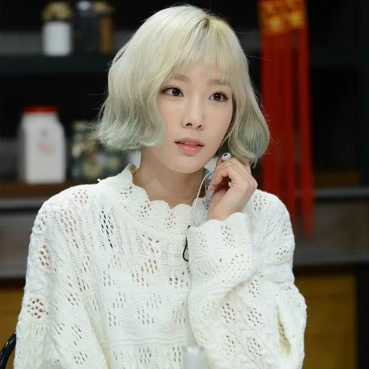 Masih Merasa Cantik Adalah yang Berambut Panjang? Lihat Dulu 12 Seleb dengan Rambut Bob Ini 19