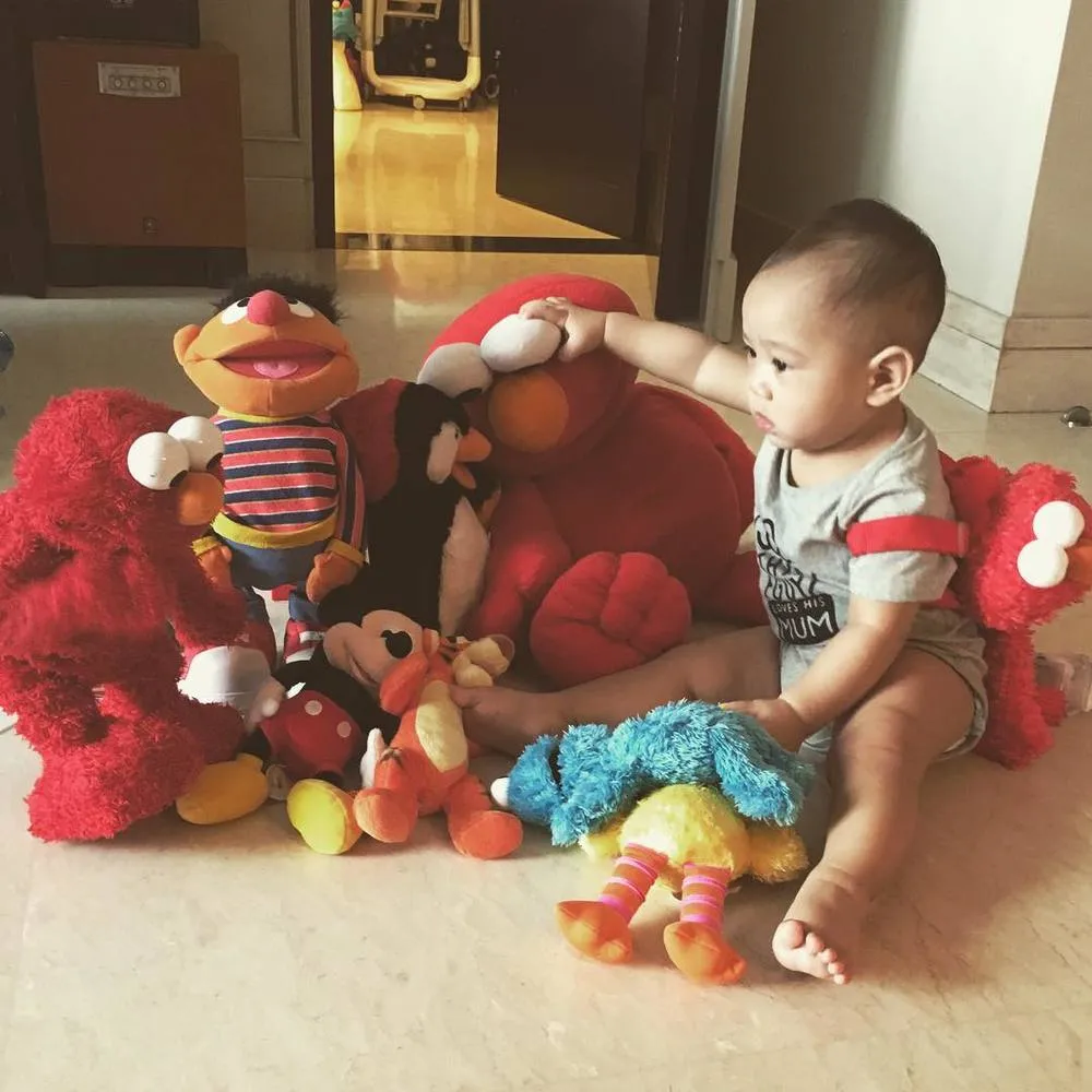 Bahagianya Raffi Ahmad - Nagita Slavina. Pose Unyu Menggemaskan dari Rafathar Ini Nggak Bikin Bosan! 24