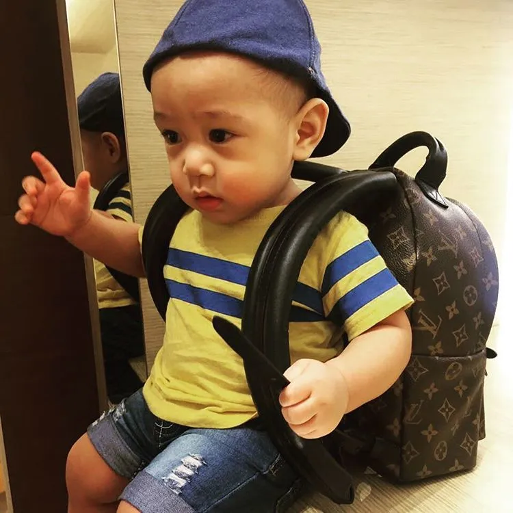 Bahagianya Raffi Ahmad - Nagita Slavina. Pose Unyu Menggemaskan dari Rafathar Ini Nggak Bikin Bosan! 22