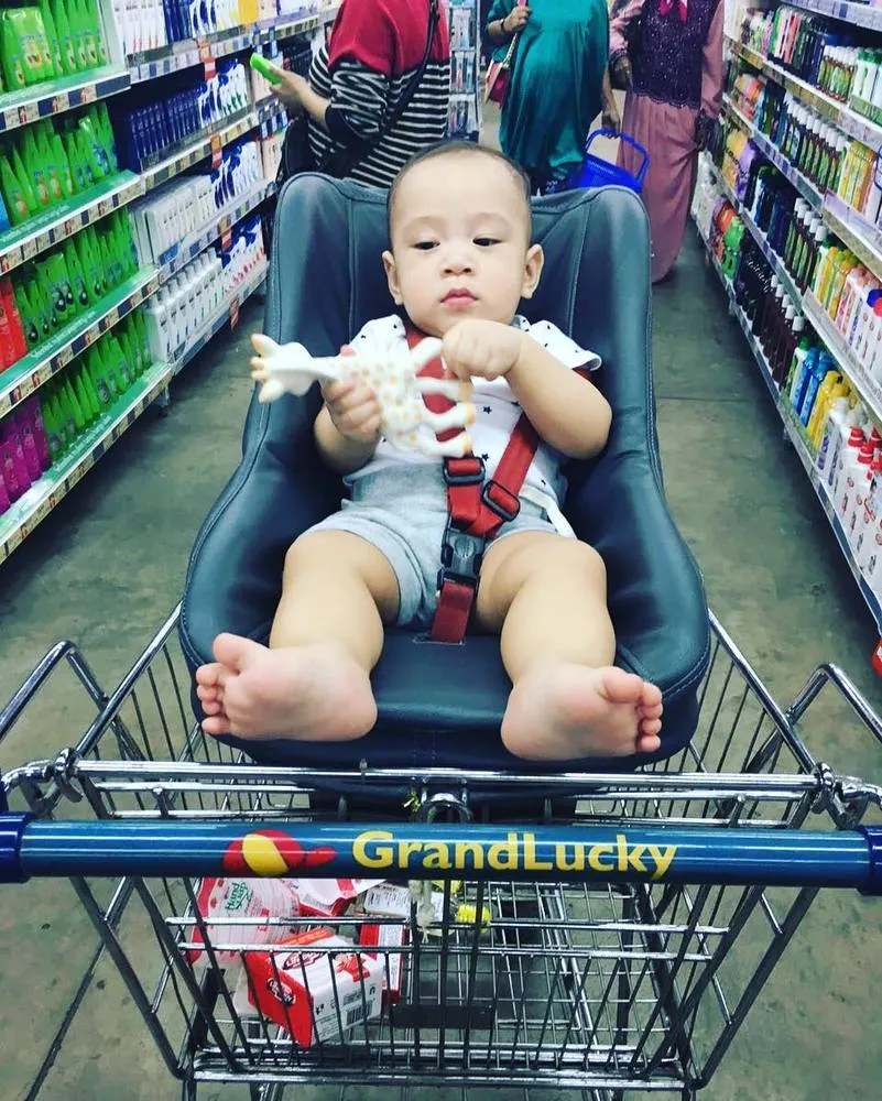 Bahagianya Raffi Ahmad - Nagita Slavina. Pose Unyu Menggemaskan dari Rafathar Ini Nggak Bikin Bosan! 26