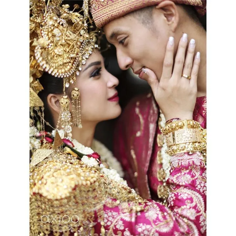 Simak Epiknya Foto Nikahan Plus Honeymoon Putri Titian dan Junior Liem Ini, Baper Tanggung Sendiri! 24