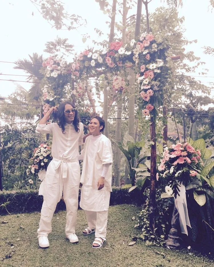 Sempat Diragukan Jenis Kelaminnya, Mudah-mudahan Istri Aming Benar Seorang Wanita. 12