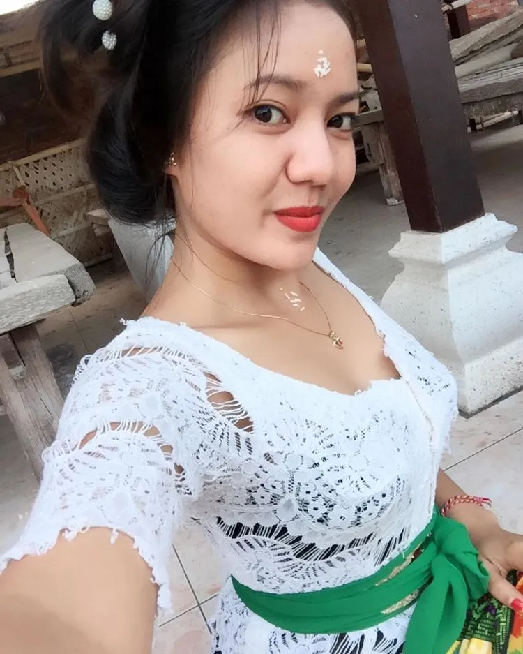 9 Destinasi Ini Nggak Cuma Indah, Namun Juga Menjanjikan Kecantikan Gadisnya yang Menawan 17