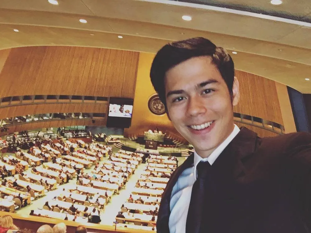 Belajar Percaya Diri dari Surya Sahetapy, Seorang Tunarungu yang Ganteng dan Berprestasi