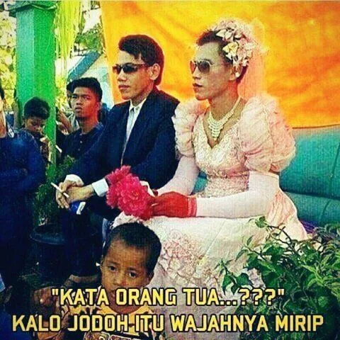 15 Foto Pelaminan yang Tak Pernah Terbayangkan di Mimpi-Mimpi Indah Kalian. Kocak :) 21