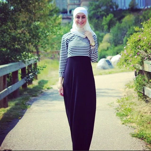 10 Inspirasi Style yang Membuktikan Bahwa Gaun Maksi Bikin Aura Feminin Kamu Meningkat! 19