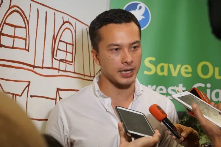 6 Hal Ini Bikin Nicolas Saputra Kian Layak Jadi Idola. Duh, Makin Ngefans Nih Mas! 11