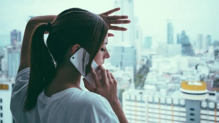 6 Hal Menyebalkan yang Terpaksa Dilakukin Cowok Demi Pacar. Cewek Gak Bakal Ngerti Pengorbanannya 8