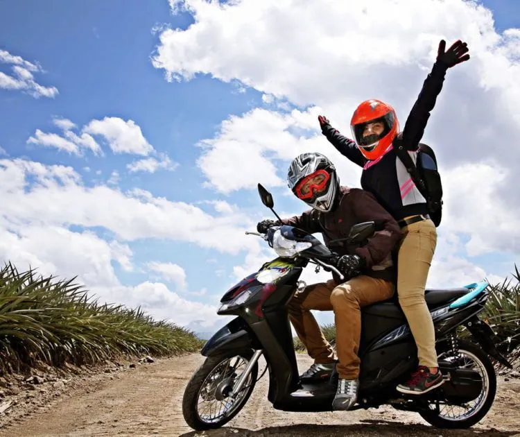 Simpel dan Gak Gengsian, 5 Alasan Milih Cewek yang Mau Naik Motor Buat Jalan-Jalan 7