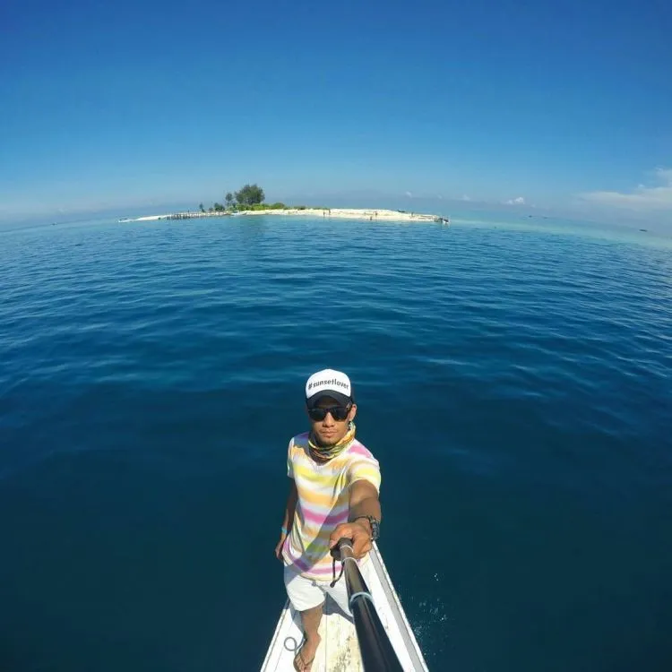 6 Gaya Selfie Ini Simpel Tapi Kekinian. Biar Memori Kamu Berkesan! 9