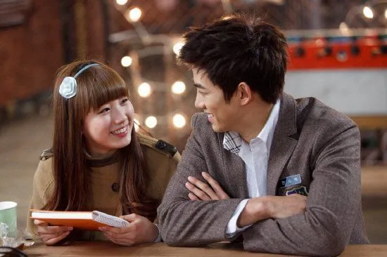 10 Ide Foto Prewedding dari Manisnya Adegan Drama Korea. Dijamin Kamu Senyum-senyum Ngelihatnya 21
