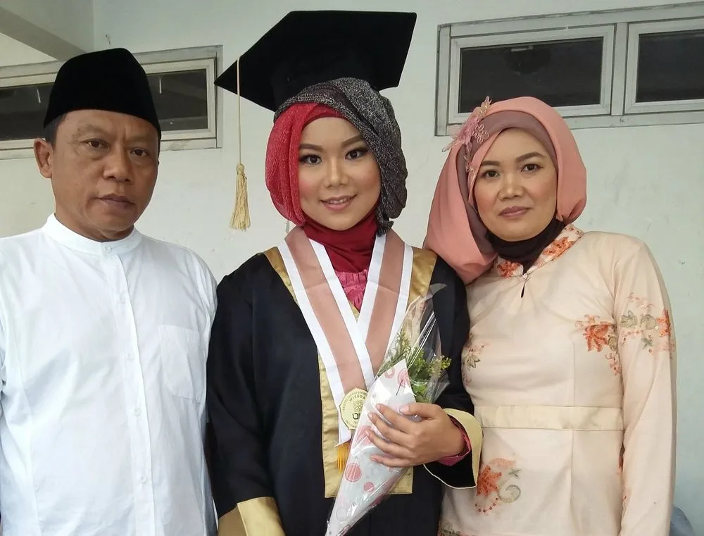 4 Cara Nyenengin Hati Orang Tua, Meski Kamu Belum Mapan Atau Kaya