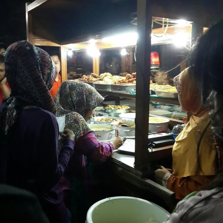 Belum Sah Jadi Arek Suroboyo Hits Kalau Belum Cobain 9 Kuliner Tengah Malam ala Suroboyoan, Cuk! 13