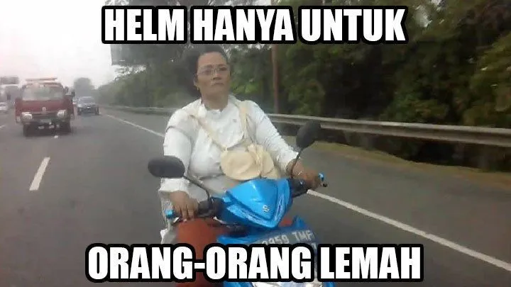 Ibu-Ibu Naik Motor di Jalan Tidak Akan Pernah Bisa Dilawan, 12 Meme Ini Buktinya! 15