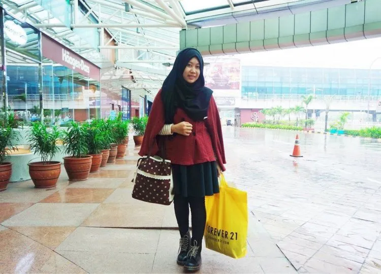 Supaya Auratmu Tertutup Sempurna, 10 Style Sepatu Boots Ini Bisa Kamu Terapkan 11