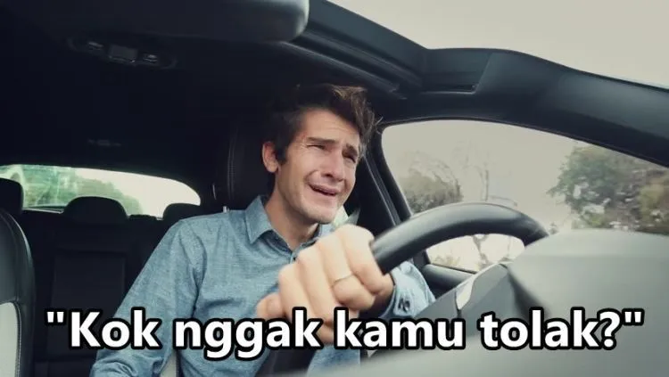 15 Gambar yang Bakal Ngungkapin Perasaan Asli Cowok Pas Diminta Nemenin Ceweknya Belanja 20