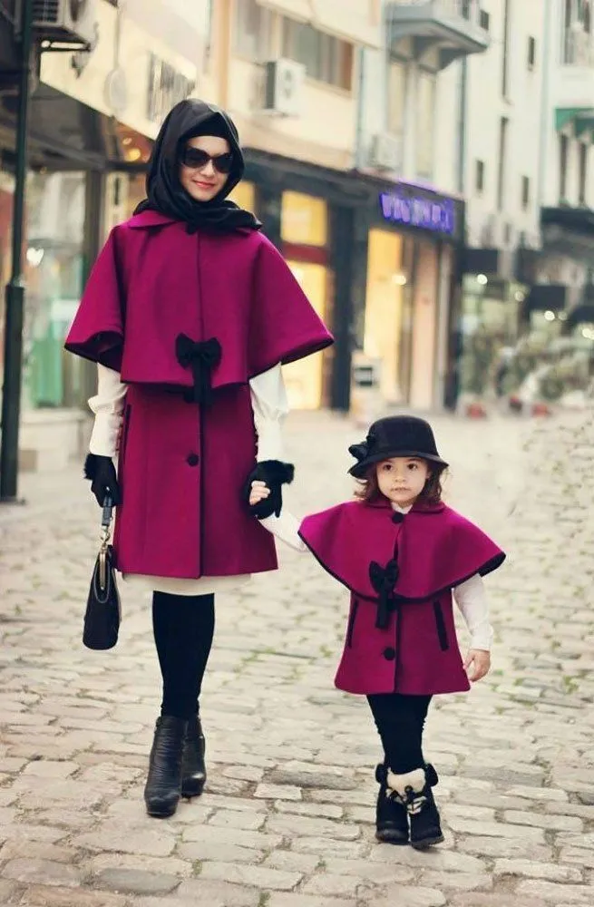 Punya Anak Perempuan Memang Masih Impian. Tapi Boleh Kok, Melihat 9 Inspirasi Baju Kembaran Ibu-Anak Ini 14