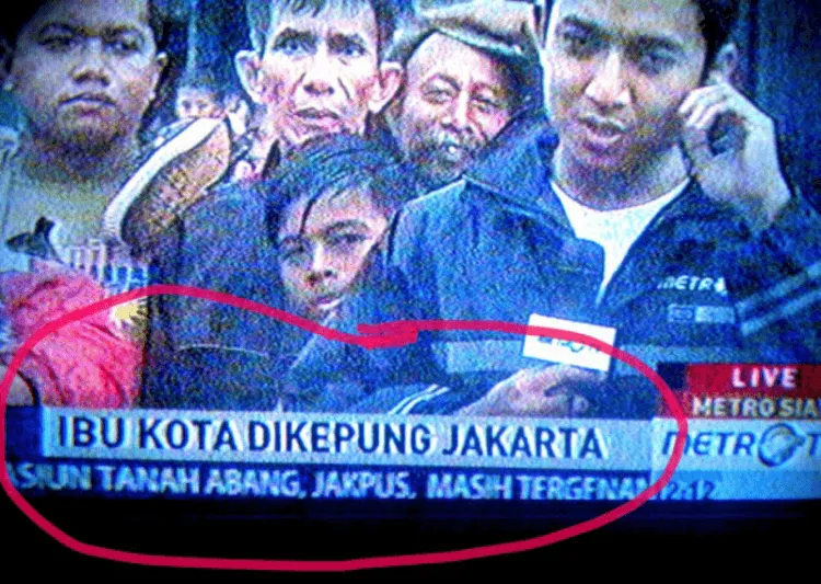 Pernah Nggak Memergoki 24 Berita Televisi yang Salah Tulis Ini? Pengen Ketawa Tapi Bingung Juga :( 38