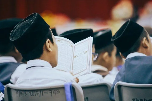 Nggak Perlu Meremehkan yang Mendadak Alim di Bulan Puasa. Belajar kan Nggak Ada Salahnya 14