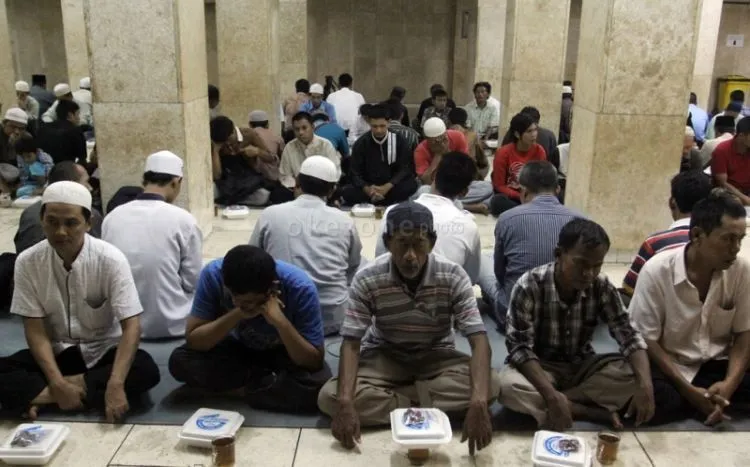 30 Hari Mencari Takjil. Para Pemburu Takjil Harus Berburu Buka Puasa ke Masjid-Masjid di Jogja Ini! 20