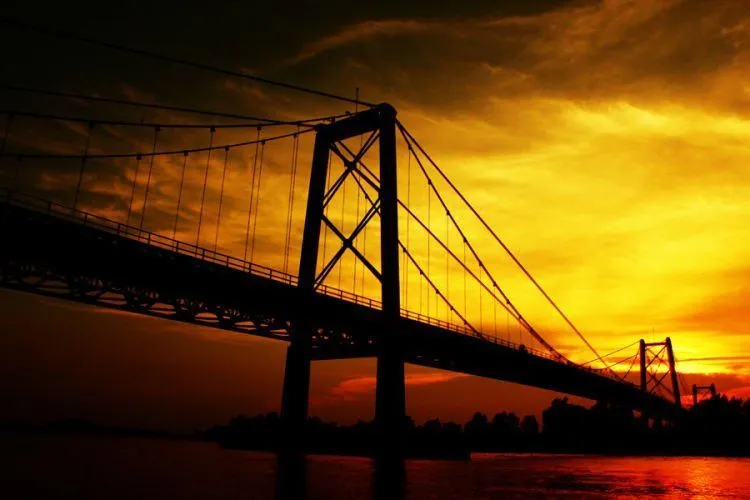 10 Jembatan di Indonesia Ini Bukan Cuma Terlihat Eksotis, tapi Juga Romantis! 18