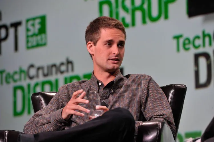 Pesan CEO Snapchat Evan Spiegel kepada Sarjana Muda: