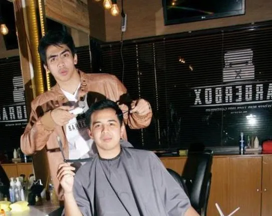 Dari Bisnis Pangkas Rambut Pria, Emyranza Sukses Jadi Pengusaha di Usia Muda. Kamu Juga Bisa! 6