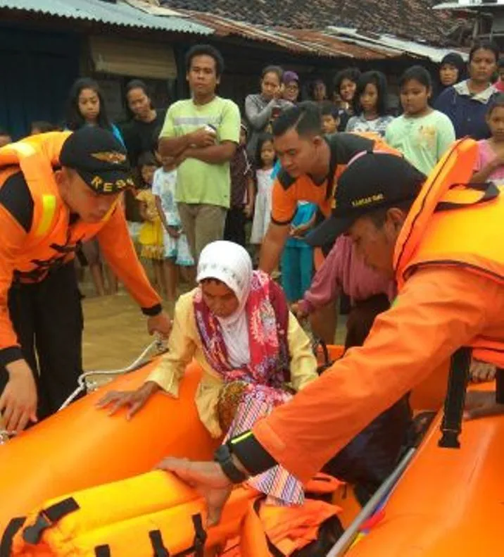 Jawa Tengah Dilanda Banjir dan Longsor yang Menelan Korban Jiwa. Bantu Doa untuk Mereka 10