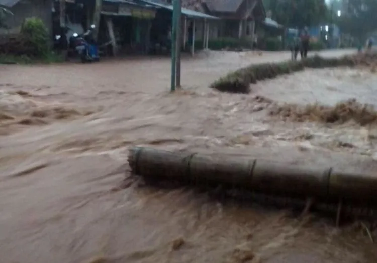 Jawa Tengah Dilanda Banjir dan Longsor yang Menelan Korban Jiwa. Bantu Doa untuk Mereka 8