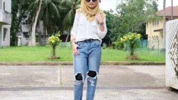 10 Style Buatmu Cewek Berhijab yang Ingin Pakai Celana Tapi Ogah Ketat. Boyfriend Jeans Bisa Menjadi Pilihan Ciamik Lho!