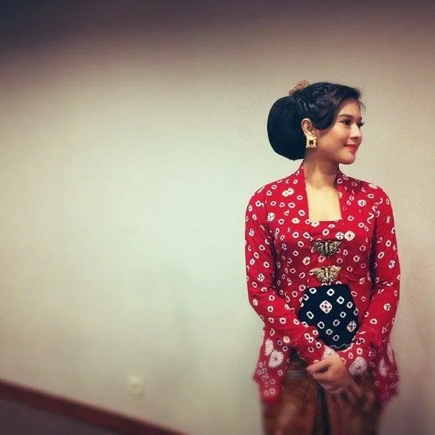 6 Tips Buat Kamu yang Bingung Pilih Aksesoris Kebaya. Biar Penampilanmu Semakin Cetar! 9