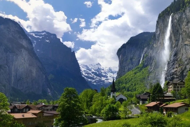 10 Destinasi Menakjubkan di Dunia yang Nggak Ada di Indonesia. Boleh Kok Bermimpi ke Sana! 16