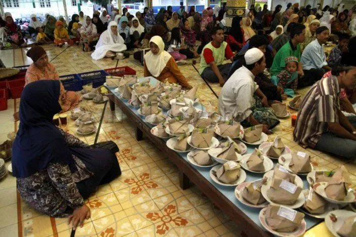 30 Hari Mencari Takjil. Para Pemburu Takjil Harus Berburu Buka Puasa ke Masjid-Masjid di Jogja Ini!