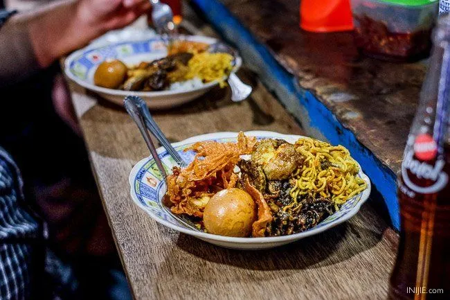 Belum Sah Jadi Arek Suroboyo Hits Kalau Belum Cobain 9 Kuliner Tengah Malam ala Suroboyoan, Cuk! 16