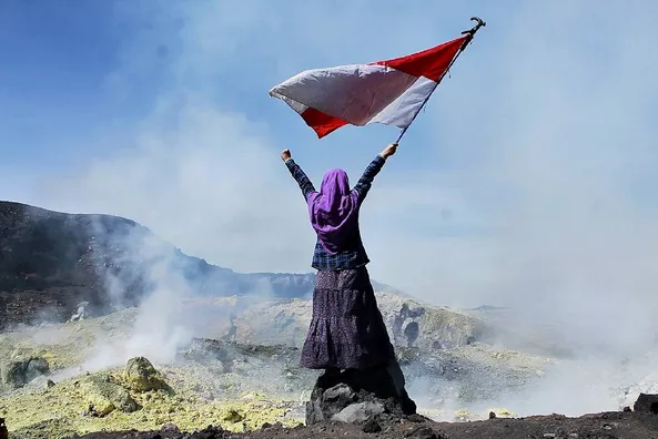 7 Tips Mendaki Gunung Pakai Rok dan Hijab Biar Kamu Makin Aman dan Nyaman! 11
