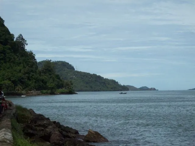 Gara-gara Kita, Pantai Yang Dulu Indah Kini Jadi Tercemar Sampah dan Limbah! Sedih Rasanya :( 17
