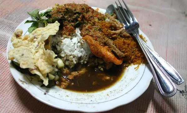 Belum Sah Jadi Arek Suroboyo Hits Kalau Belum Cobain 9 Kuliner Tengah Malam ala Suroboyoan, Cuk! 14