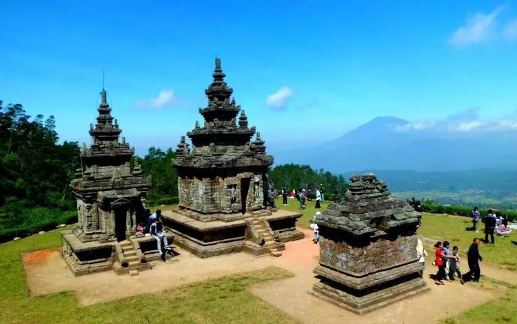 10 Tempat Wisata Ini Katanya