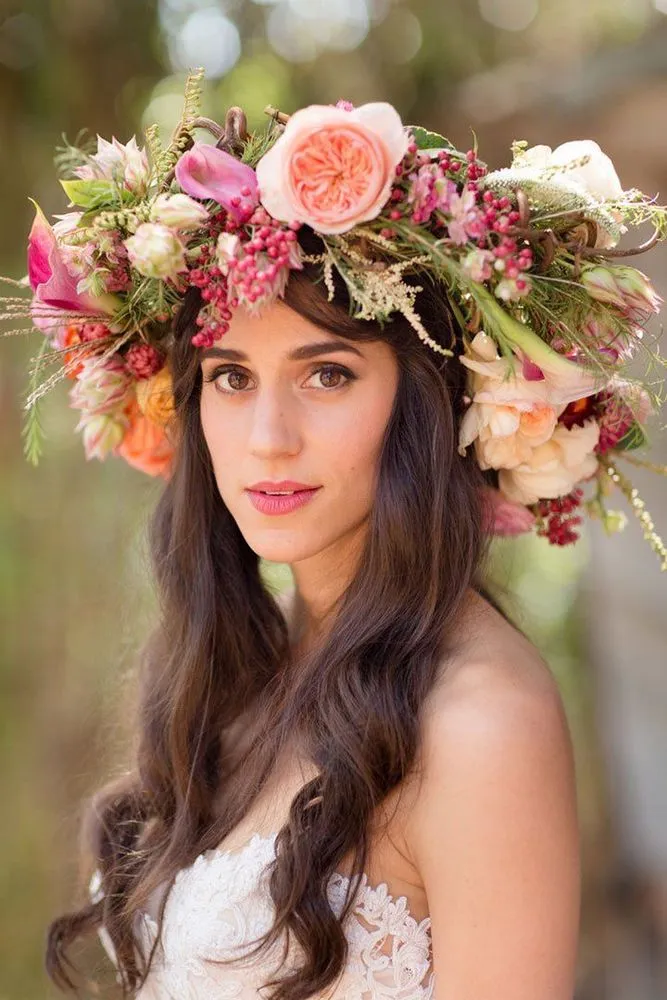 20 Inspirasi Mahkota Bunga atau Flower Crown Yang Cantique Untuk Hari Pernikahanmu 39