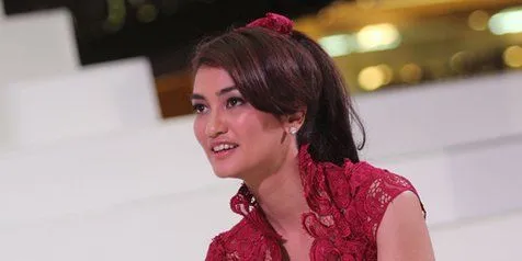 6 Tips Buat Kamu yang Bingung Pilih Aksesoris Kebaya. Biar Penampilanmu Semakin Cetar! 7