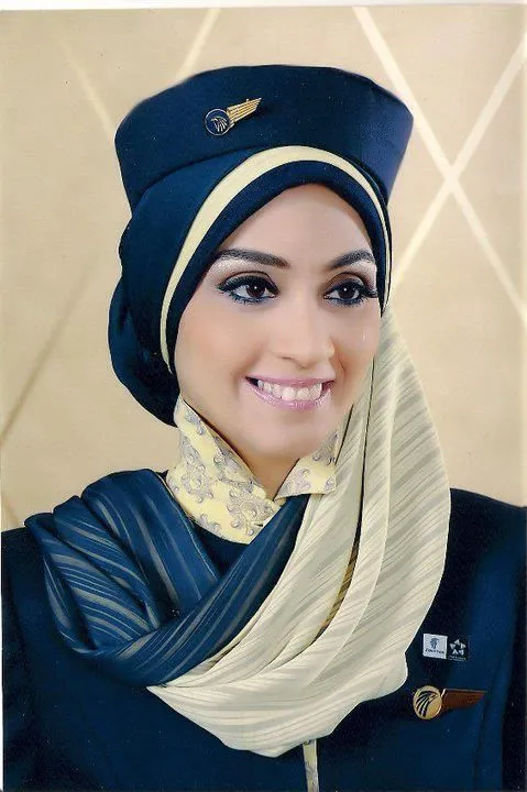 Parade Foto Pramugari Berhijab yang Bikin Hati Deg-deg Ser. Rasanya Pengen Ngajakin ke Penghulu Aja... 19